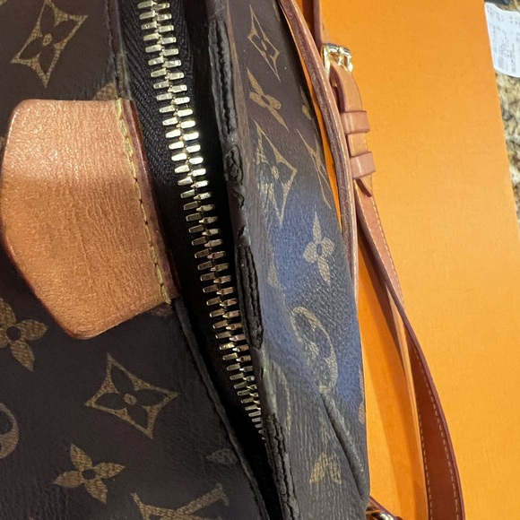 Louis Vuitton Bumbag - Picture 7 of 7